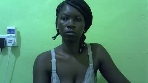 sweet_cherie1 online show from May 18, 5:35 am