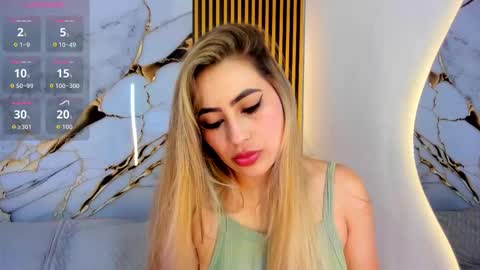 sweet_flame_ online show from October 11, 8:33 pm