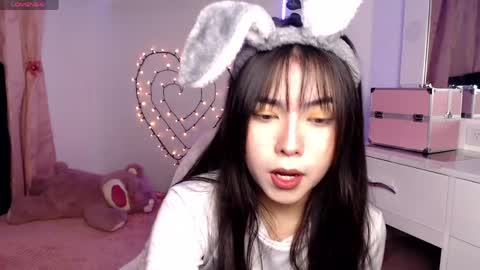 Hannah online show from March 28, 11:43 am