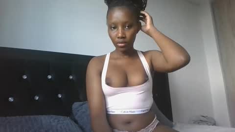 sexyy online show from April 13, 12:39 pm