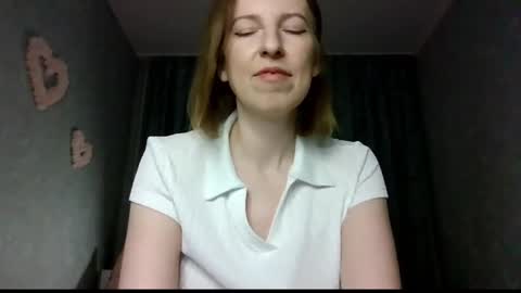 sweet_lilbunny online show from November 2, 3:15 pm