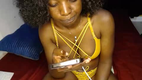 ellanah Tracie online show from March 22, 8:20 am