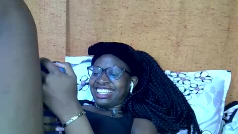 sweet_zarah online show from April 15, 7:58 pm