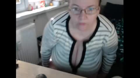 Sweetboobs85h online show from April 7, 7:54 am