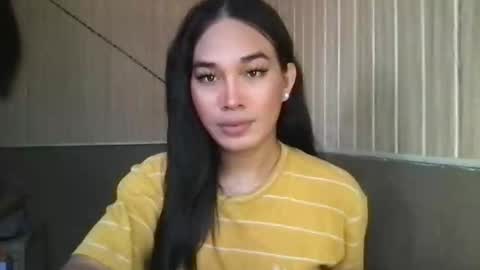 sweetgirl_rhainexxx online show from April 24, 2:36 am