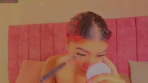 Isabel online show from May 4, 12:42 pm
