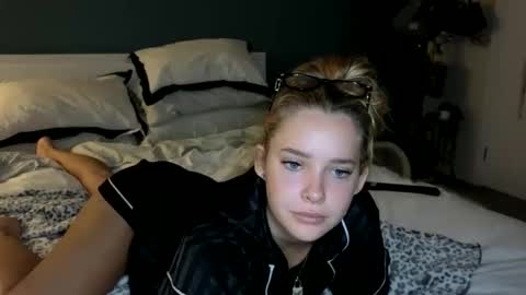 Dolly online show from March 4, 11:22 pm