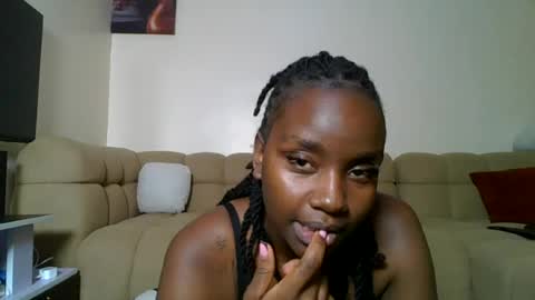 sweetluna online show from June 25, 6:53 pm