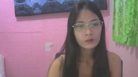 Mia online show from October 29, 3:11 am