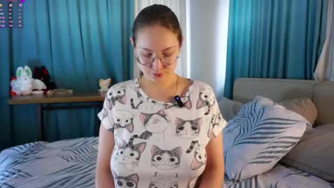 Molly online show from April 5, 1:15 am