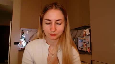  Kira  online show from March 21, 7:24 am