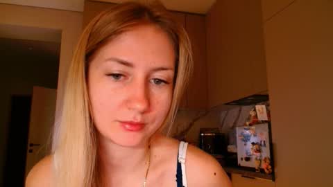  Kira  online show from March 17, 6:39 am