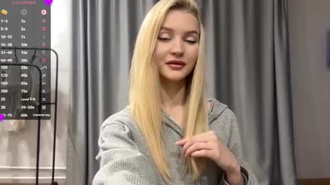 Melissa online show from June 12, 2:47 pm