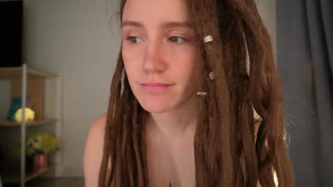 RHEA  pronanciation like Reya   online show from April 5, 2:16 pm