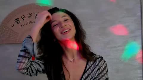 TayaKayan online show from April 1, 1:41 pm