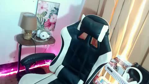 Christine online show from March 24, 10:48 pm