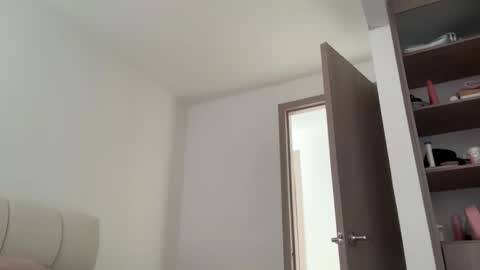 Amy No penetration Virgiin giirl online show from March 26, 3:03 pm