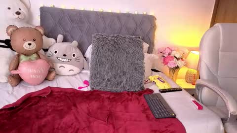 Emily online show from February 24, 7:12 pm