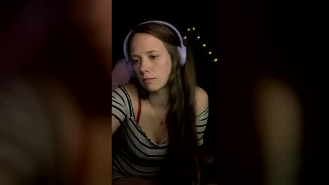 Raylin online show from June 12, 3:58 am