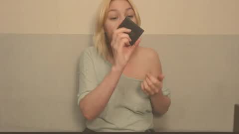 Eva online show from August 3, 11:32 pm