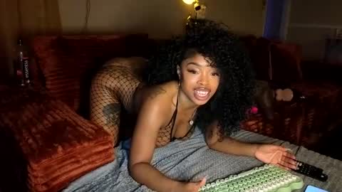 thelovelybrown online show from March 13, 1:40 am