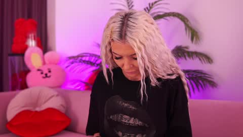 Deea  online show from January 3, 3:01 pm