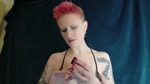 pinky promise online show from January 17, 7:21 pm