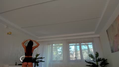 Tiffany Houston online show from December 19, 7:29 am