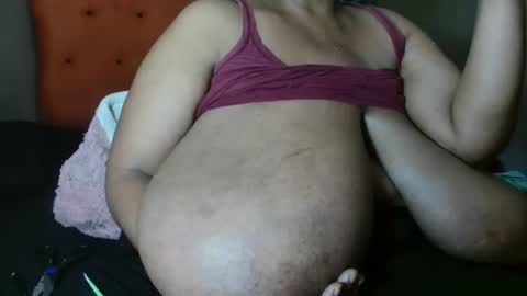 tinagiant online show from April 5, 4:55 am