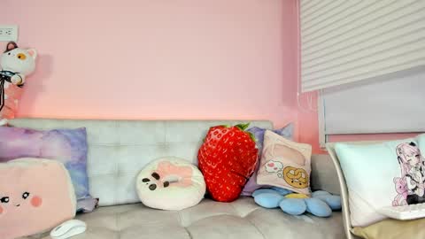 tiny_cora online show from April 10, 4:46 pm