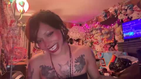 tinydivine online show from May 11, 12:46 am