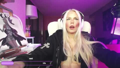 stage Kylie Sinner  brand CLITBAIT online show from April 5, 11:26 pm