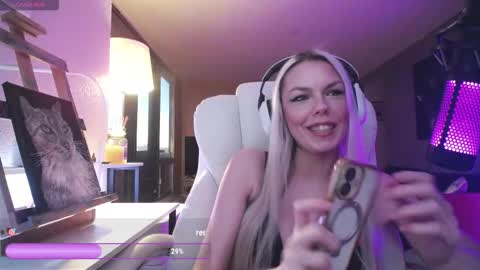 stage Kylie Sinner  brand CLITBAIT online show from March 25, 10:56 pm