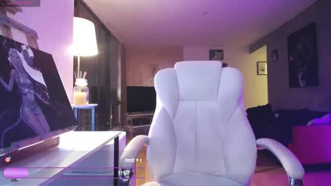 stage Kylie Sinner  brand CLITBAIT online show from May 16, 12:46 am