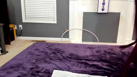 V - Read the bio please thanks. online show from March 15, 12:01 am