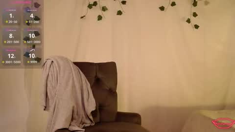 tori_just online show from March 6, 4:35 pm