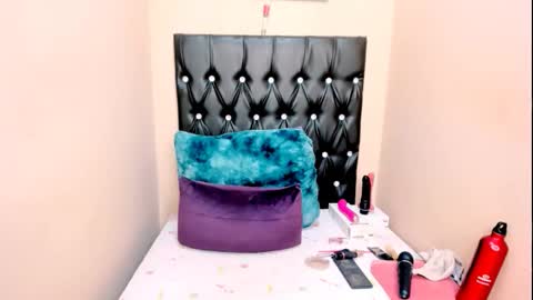 toxicfantasy4u online show from March 21, 7:46 am