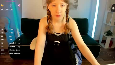 tracy_aww online show from March 18, 8:52 am