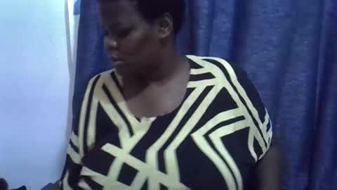 trendybootie online show from April 2, 2:36 pm