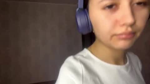 Bella online show from March 27, 5:24 pm