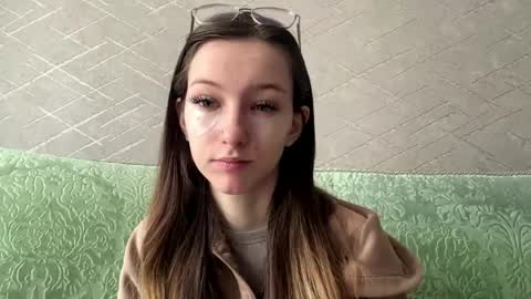 Hello Viola here   Help me to make 50 thumbs up 333 online show from April 10, 9:37 am