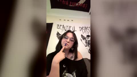 txhlia online show from April 18, 2:58 am