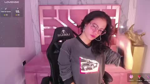 TYNA  online show from January 16, 6:16 pm