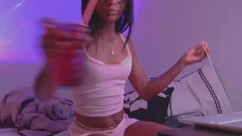 uniqecho online show from March 18, 12:59 am