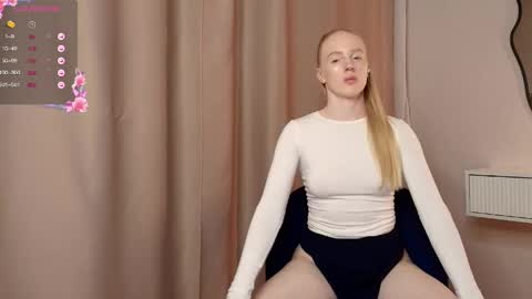 ElizabethLizy online show from April 13, 4:41 pm