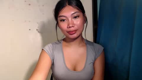 urpinay_sandra69 online show from May 28, 11:46 pm