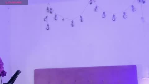 v1cky_ online show from March 21, 12:37 am