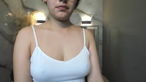 Vainilla online show from March 7, 1:45 am