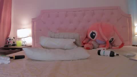 Vale Toro  online show from February 9, 1:13 pm