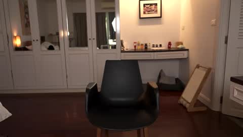 Valerie online show from April 13, 1:51 am